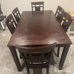 Dinner Table & Chairs 