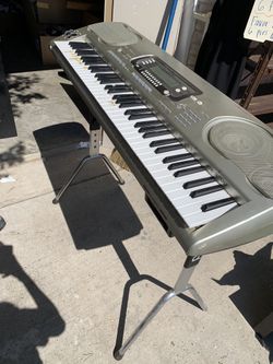 synthesizer with stand