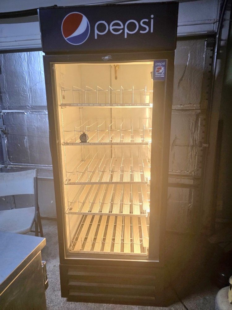 Pepsi Cornelius 28 Cubic Feet Glass Door Commercial Merchandiser Cooler