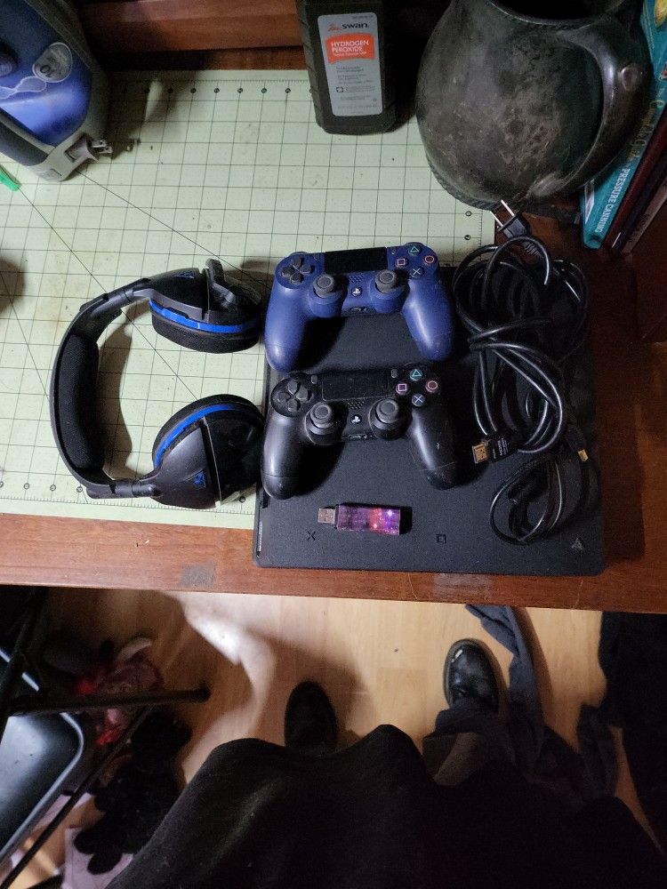 Playstation 4 Slim