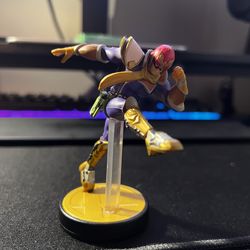 Captain Falcon Amiibo