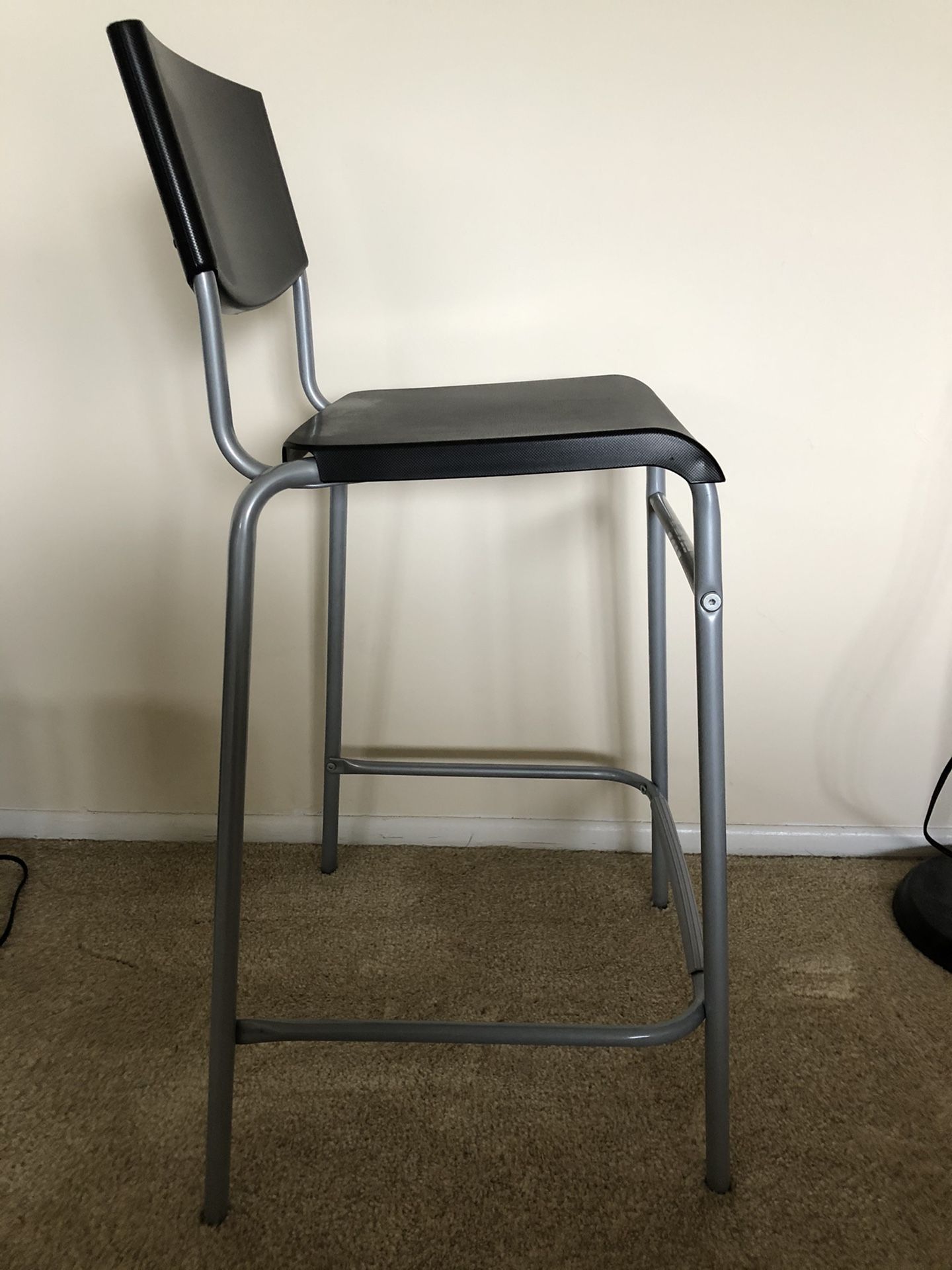 Bar stool