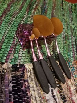 make up brushes