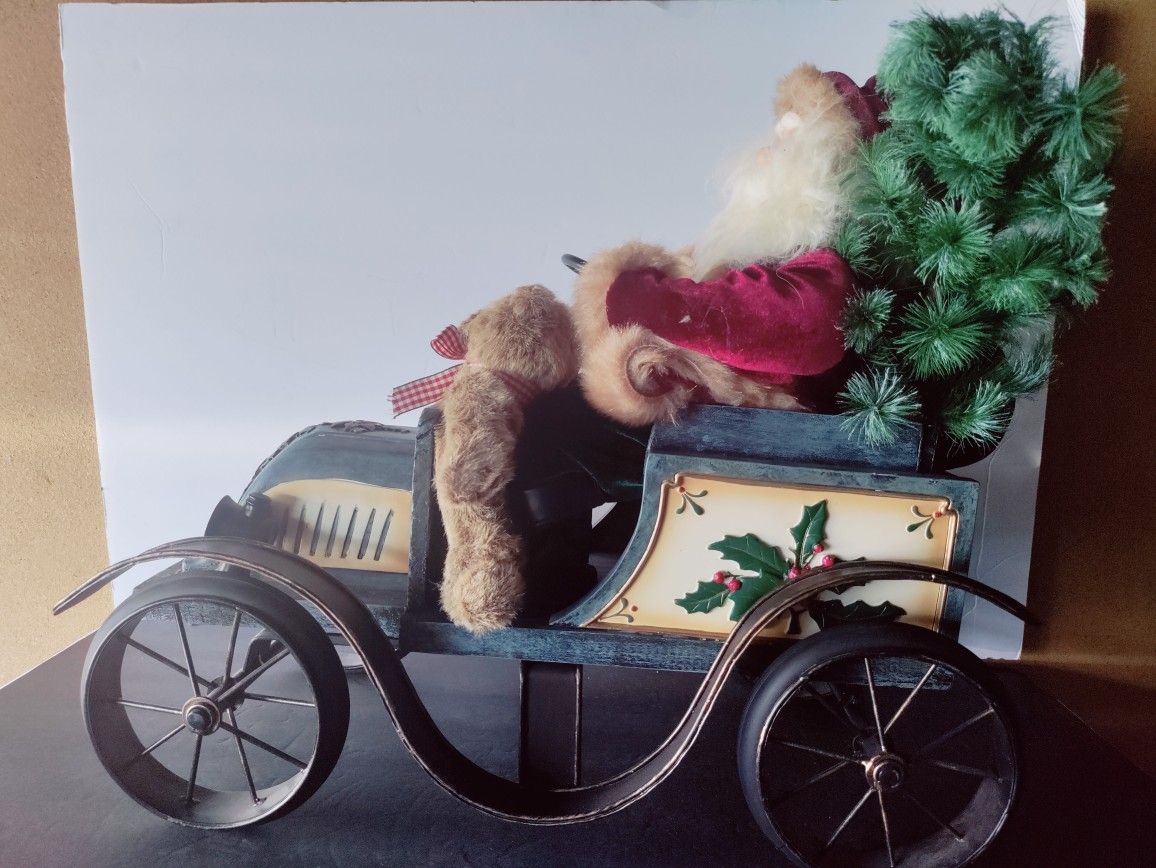 KIRKLAND SIGNATURE DECORATIVE SANTA IN A CAR RARE