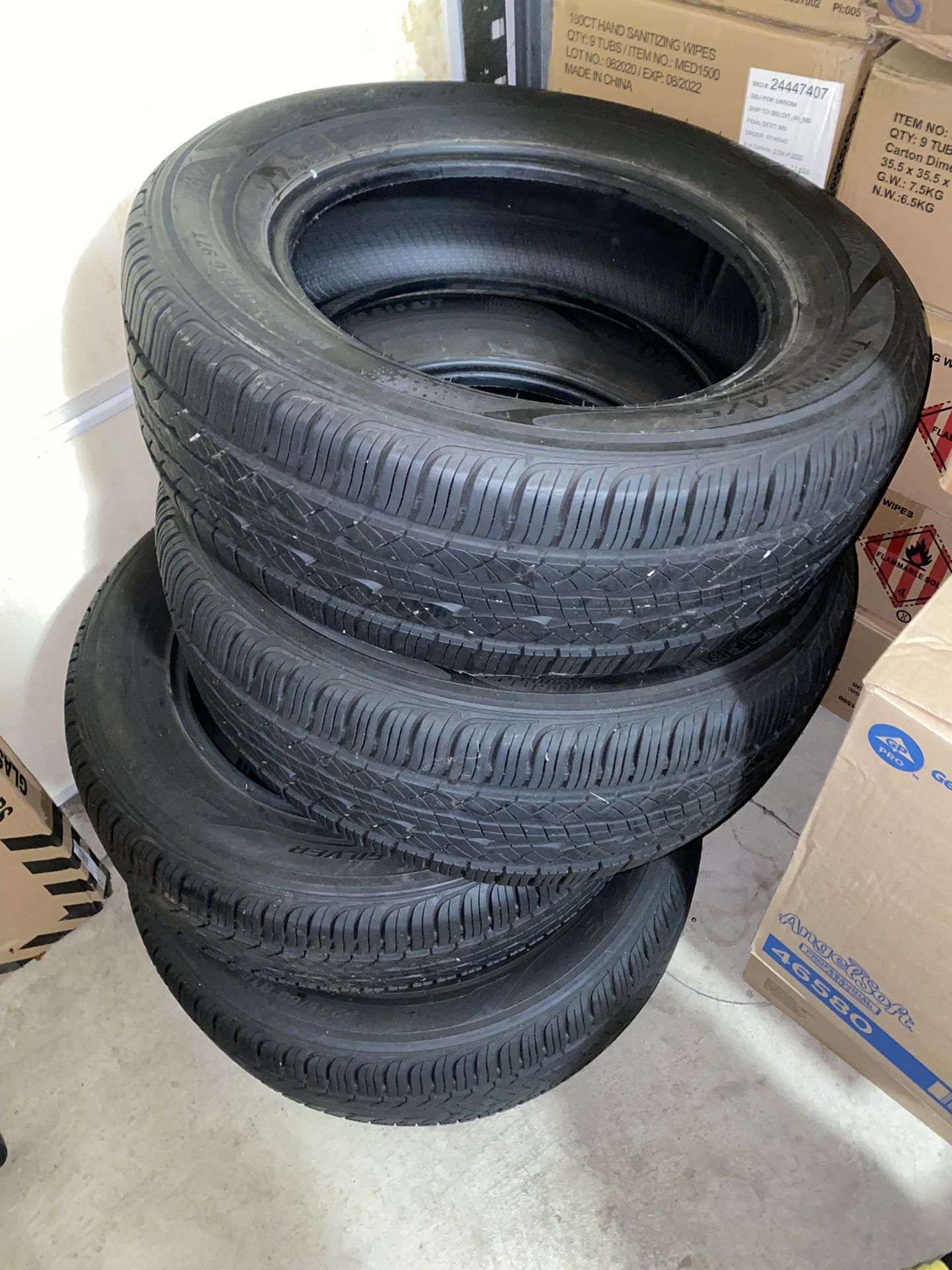 DieHard Tires P225/60 R16