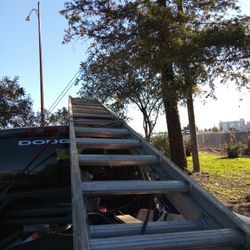 28ft Aluminum Extension Ladder 