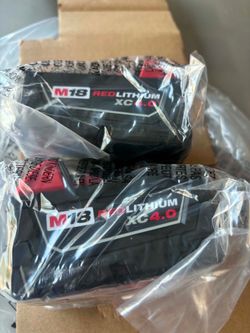 2 Milwaukee batteries 4.0