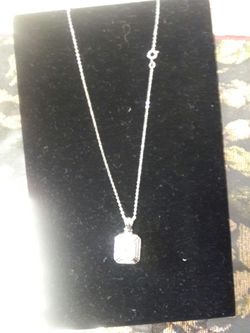 Markets pendant with zerconia