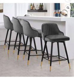 Set of 4 barstools new in box!!