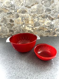 OXO Large + Small Plastic Strainer Colanders (2) 