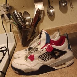 JORDAN 4 RETRO (SIZE 10) MEN