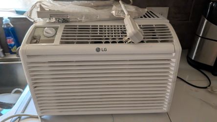 Air conditioner  5000 btu