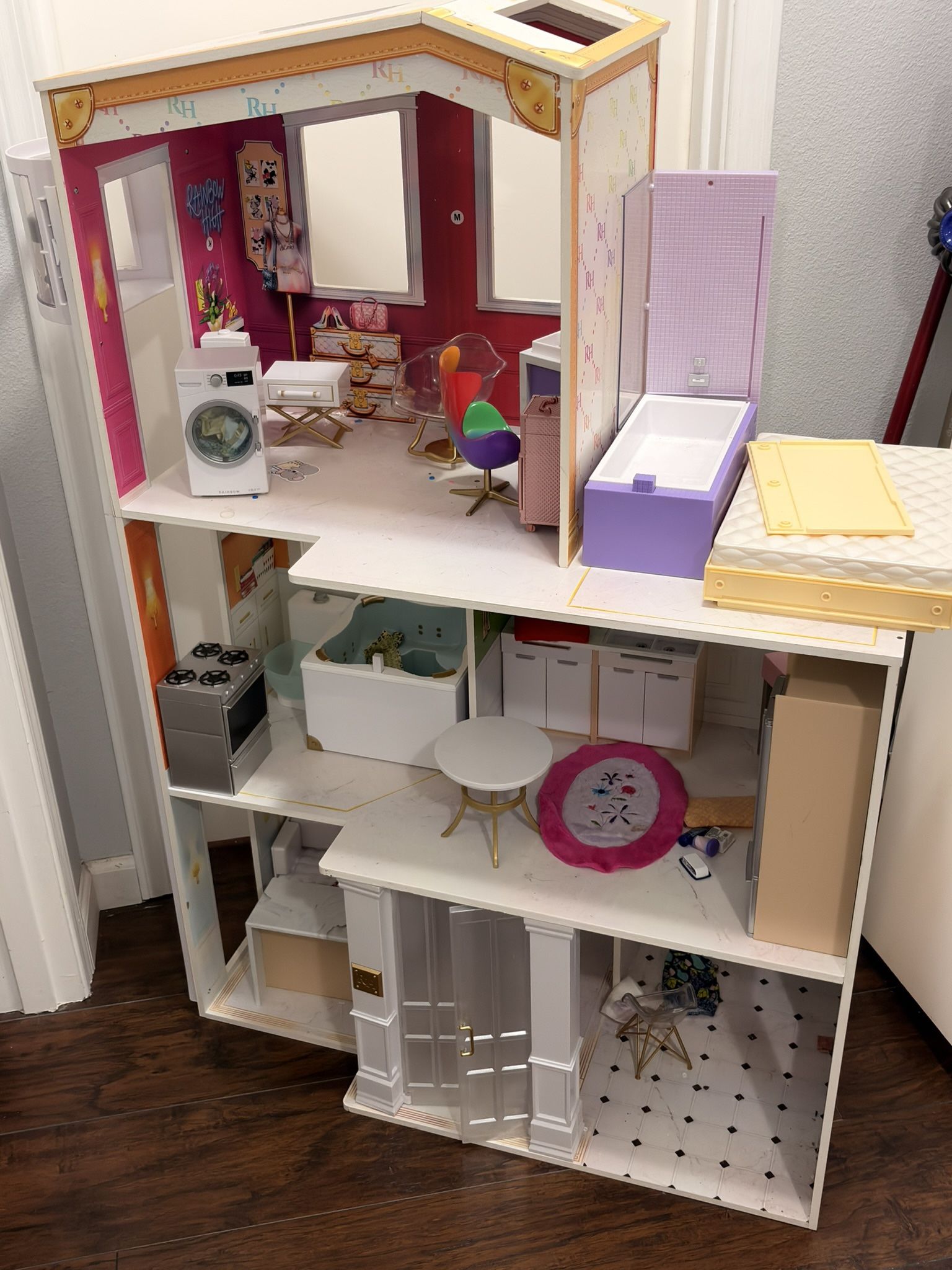 Rainbow High dollhouse 