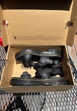 Dr. Martens Forster Webbing Sandals (Size 10 M)