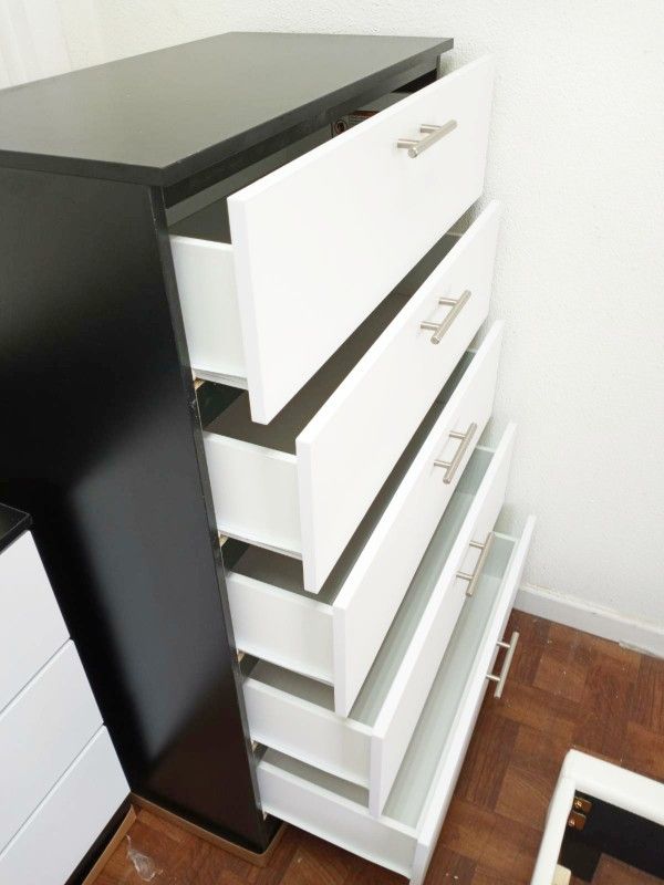 NEW DRESSER CHEST AND 2 NIGHTSTANDS. MIRROR NOT INCLUDED. ALSO SOLD SEPARATELY