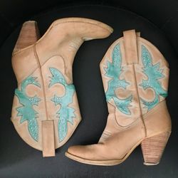 Shoes size 6