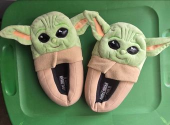 Baby Yoda Grogu Plush Slippers Size 4-5 Green Character House Shoes Mandalorian
