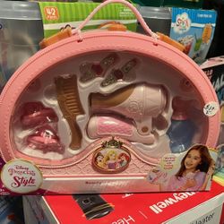 BRAND NEW DISNEY  STYLING SET