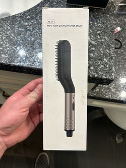 Heated beard straightener brush