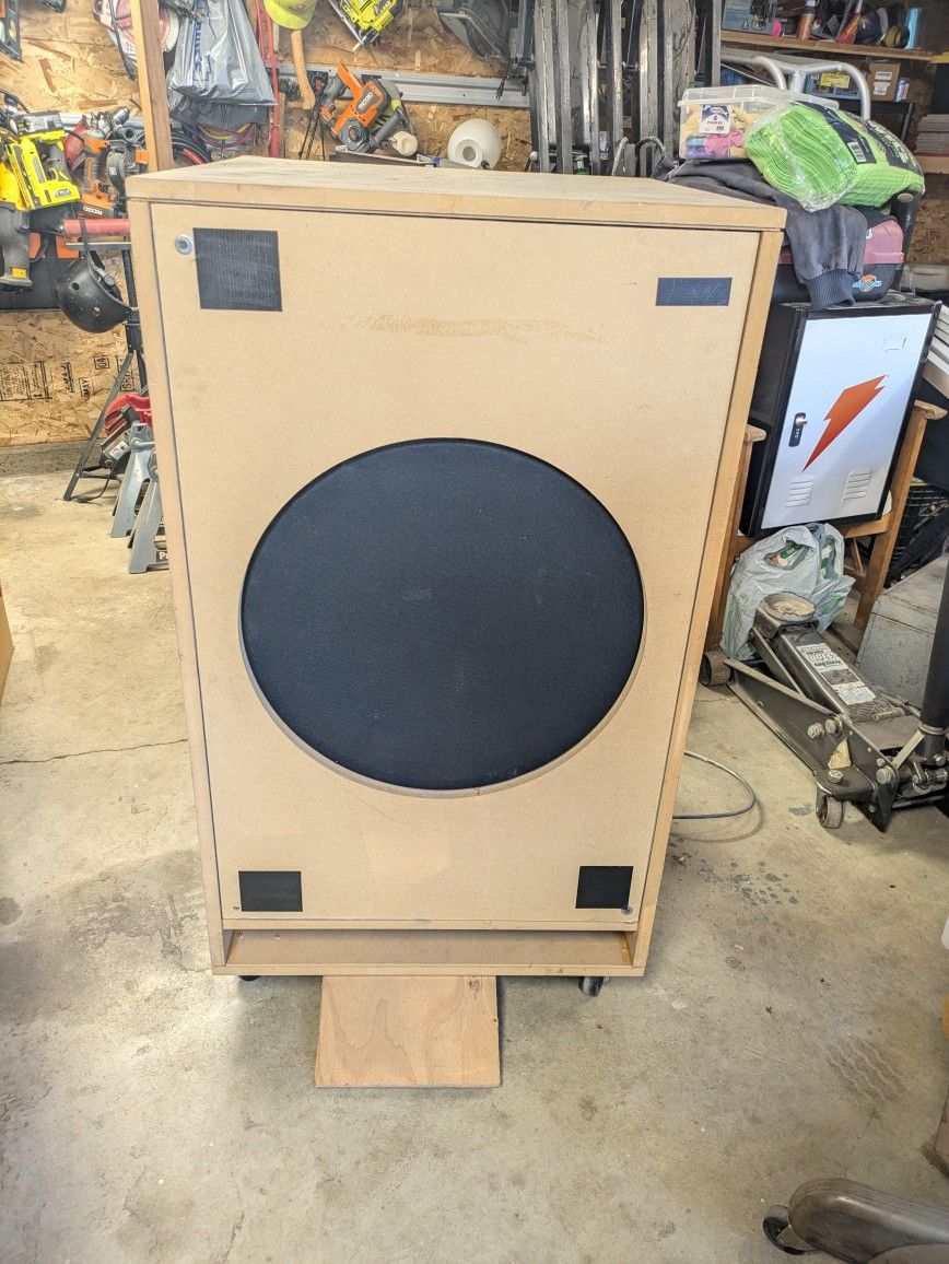 18 inch subwoofer in custom box