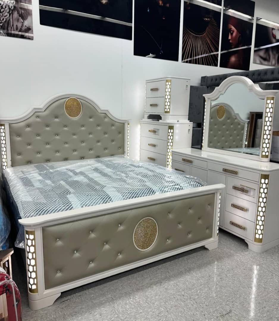 Bedroom Set For Sale!!New