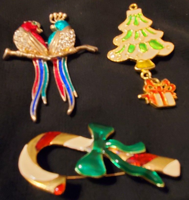 Vtg Christmas tree Brooch Pin. Pradise Birds Brooch Pin ,Christmas Candy Cane Brooch Pin Lot of 3