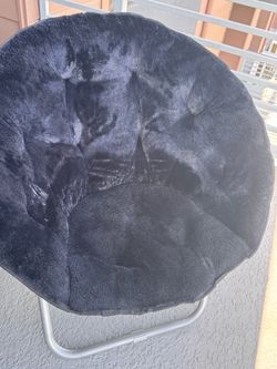 Saucer chair
