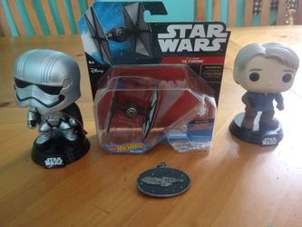 Star wars toys and keychain