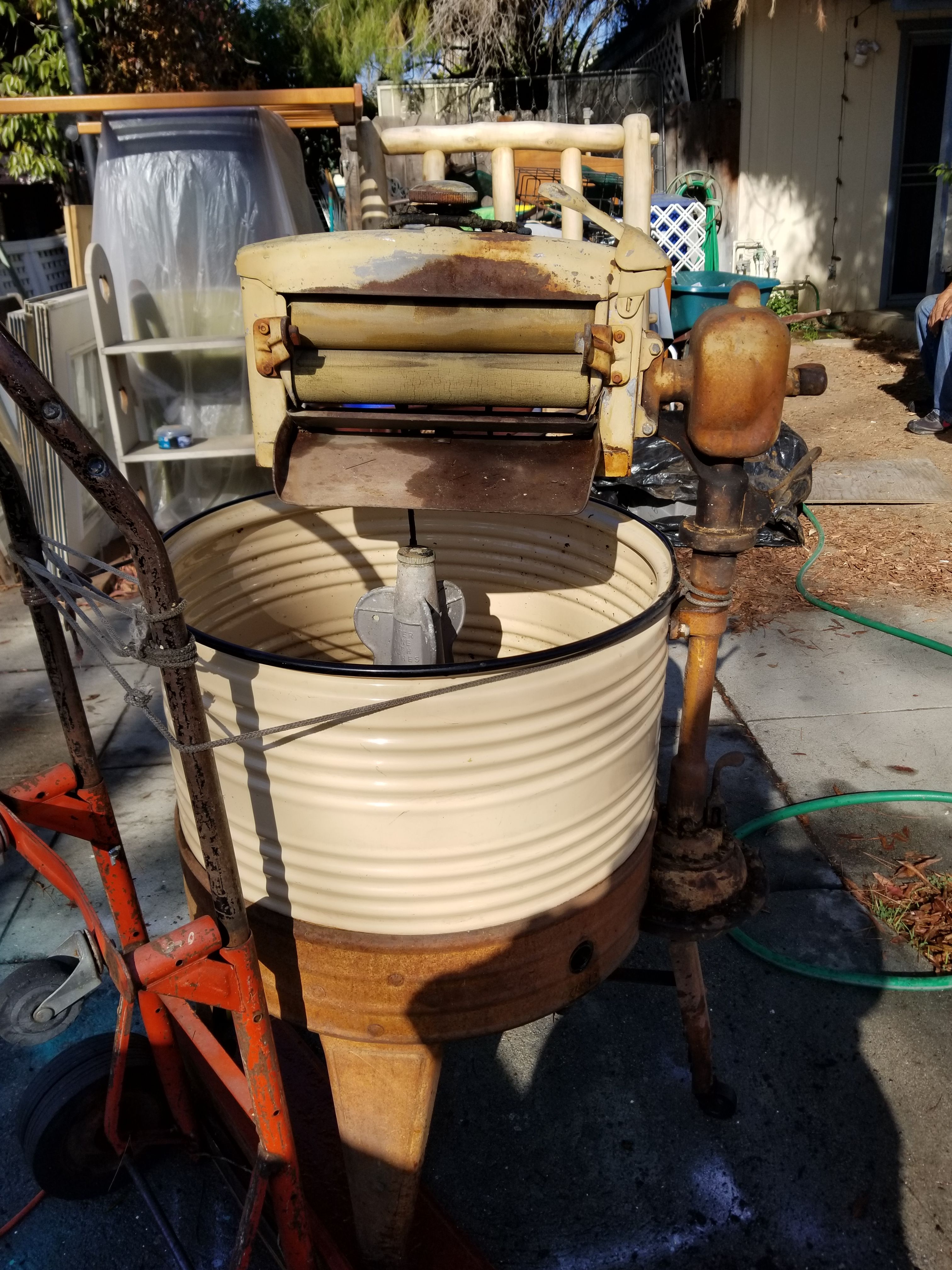 Lovell vintage wringer washing machine