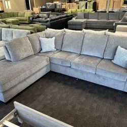 Light Gray Modern Sectional W/ Sky Blue Accents 