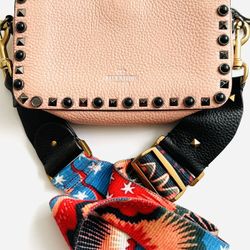 Valentino Garavani Rockstud Rolling Camera Crossbody Bag Pink Leather Authentic
