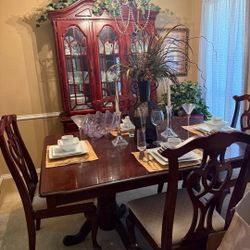 Cherrywood china Cabinet and Table w/4 Chairs for Sale $500