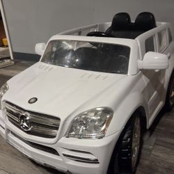 Mercedes-Benz GL450 ride-on toy for kids