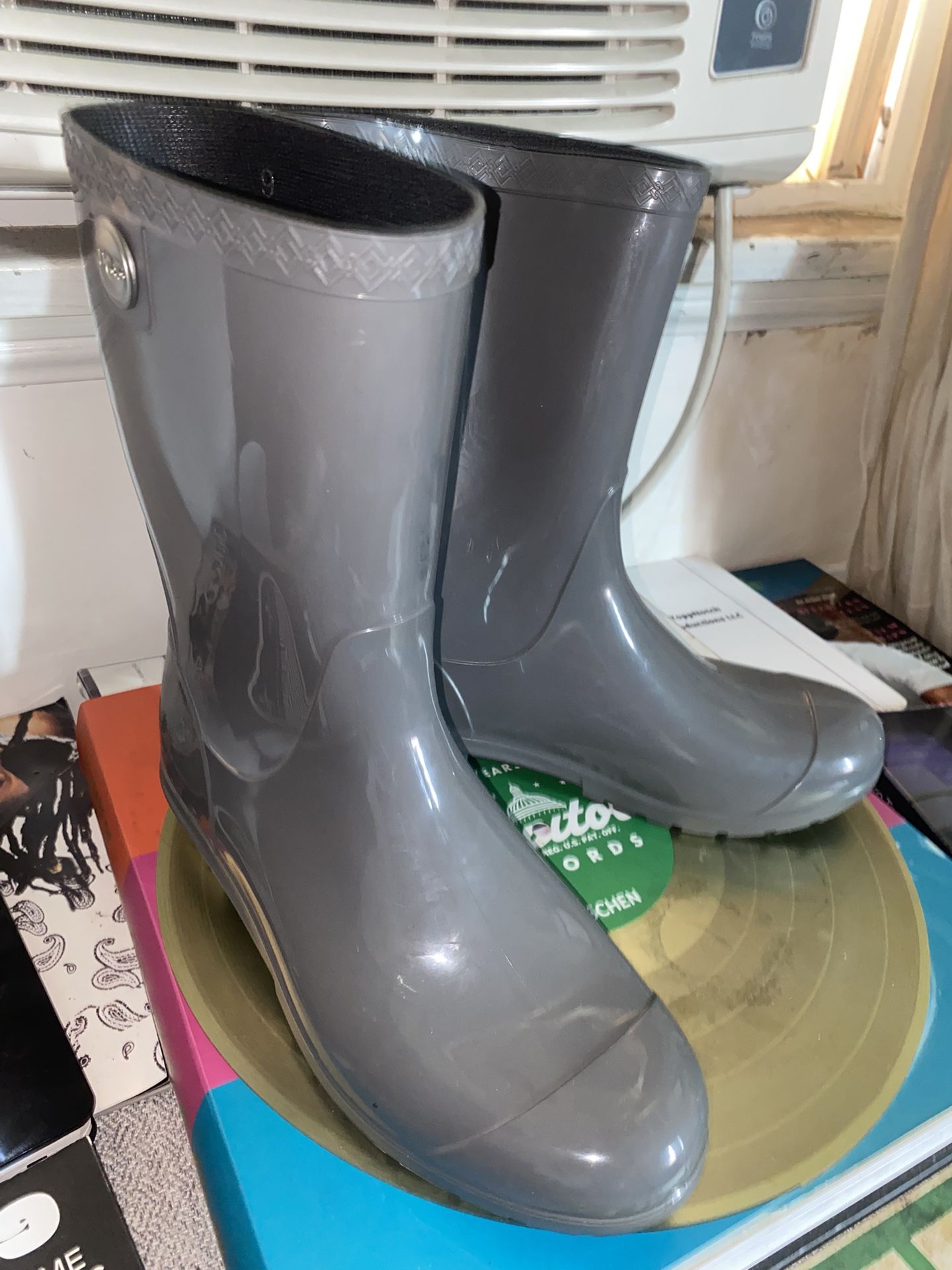 UGG Rainboots (Gray)