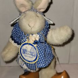 Hoppy VanderHare Dutch Treat 1991 With Tags And Stand