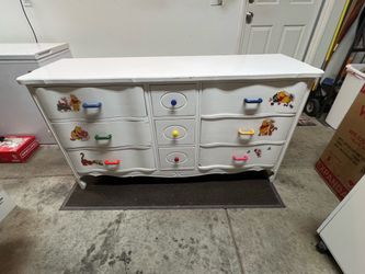 Vintage 9-Drawer Dresser – Hand Painted