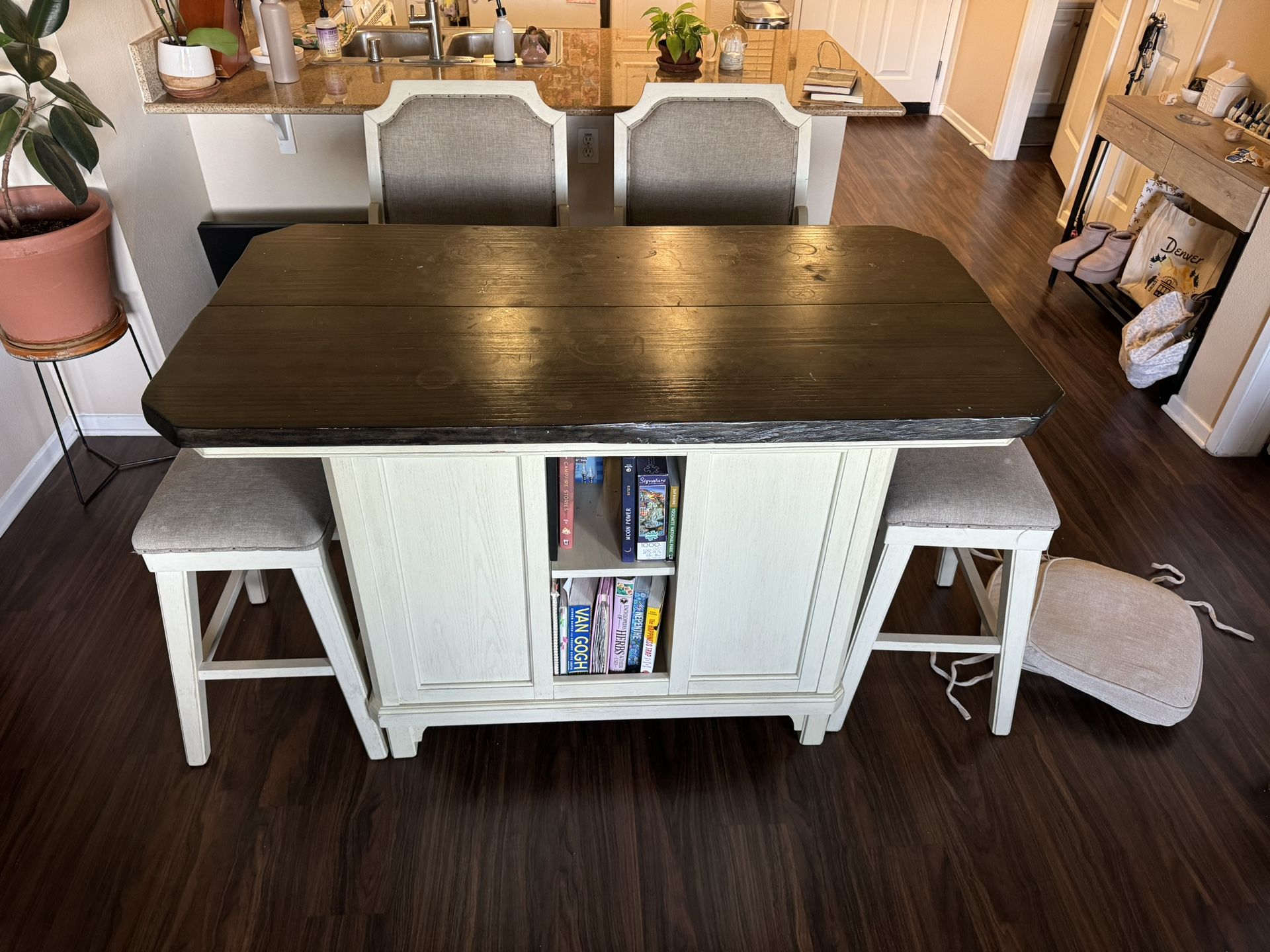 Wood Expandable Table with Storgage