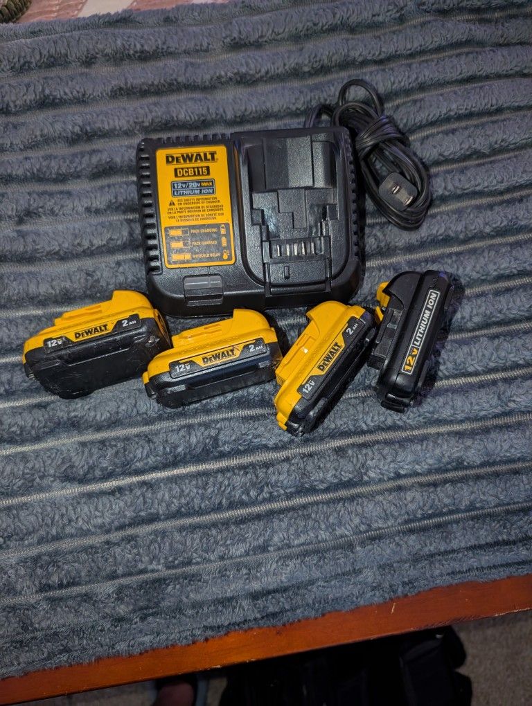 Dewalt DCB115 CHARGER 4 DeWalt 12v 2ah Batteries