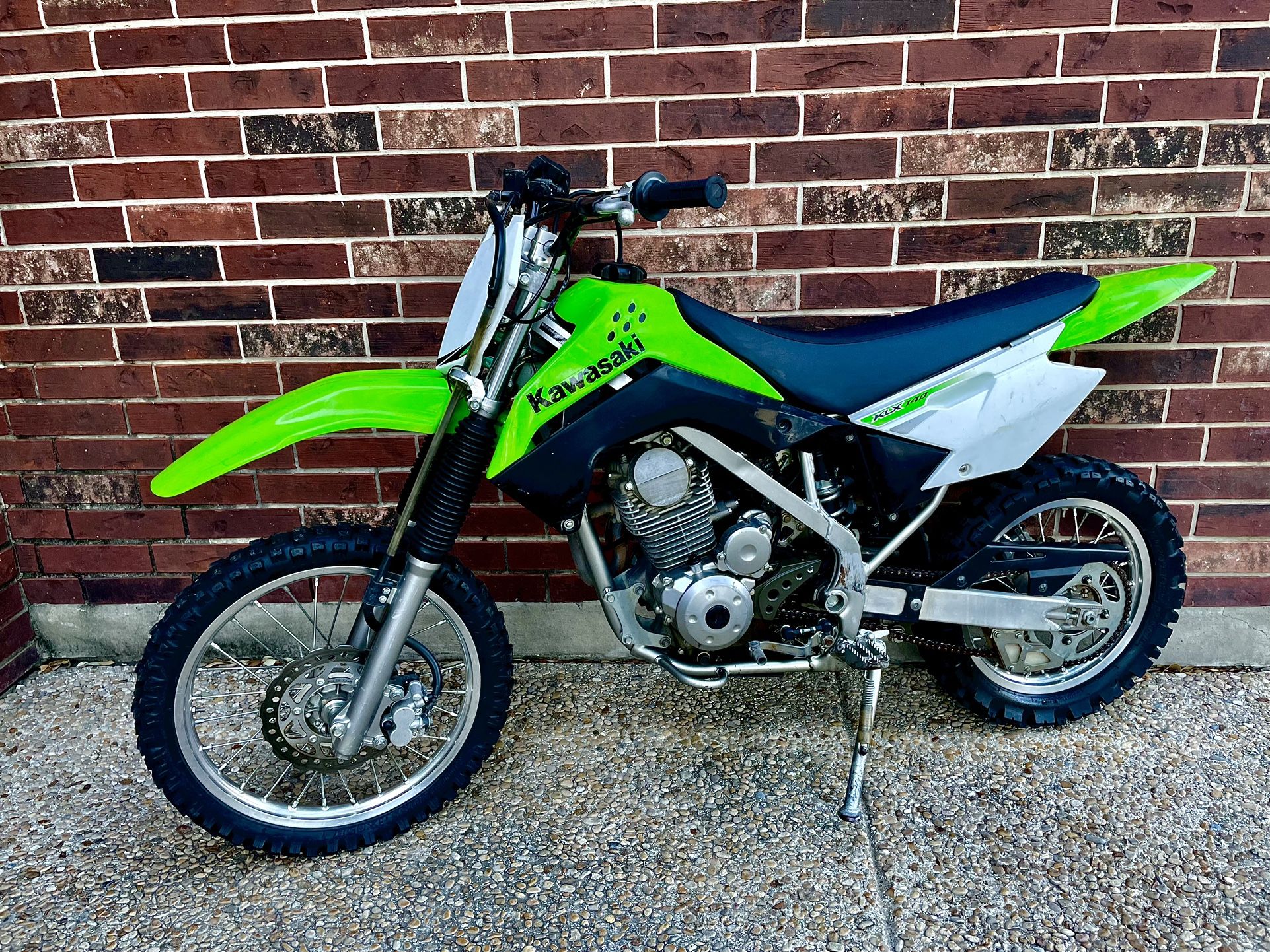 Kawasaki KLX140 Dirtbike for Sale in San Antonio, TX OfferUp