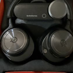Steelseries Arctis Nova Pro Wireless Headphones