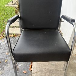 Shampoo chair 