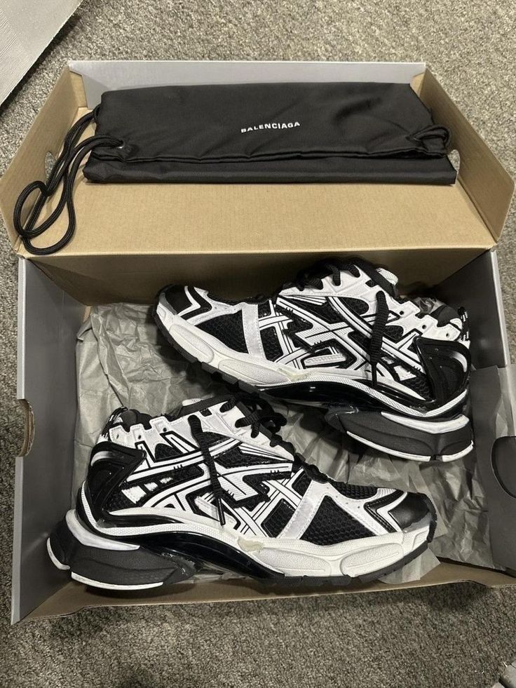 Balenciaga Runners