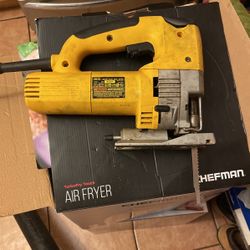 DEWALT DW321 Variable Speed Jigsaw 5.8amp Works Great !
