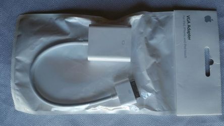 Apple 30 pin to VGA Adapter