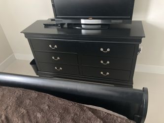 Queen Bedroom Set
