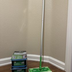 Swiffer mop set (floor cleaner)