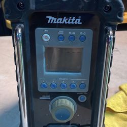 Makita BMR100 Jobsite AM/FM Radio AUX 18V Stereo w/ Power Adapter