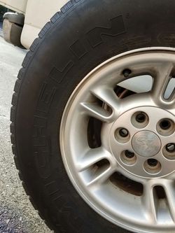 1 Used Michelin Tired with Dodge Ram R15