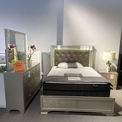 Silver 4PC Queen Bedroom Set 