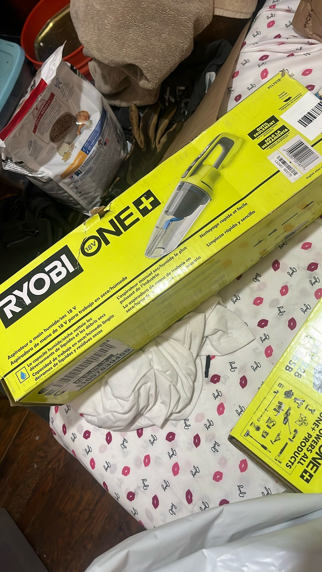 Wet / Dry Hand Vacuum